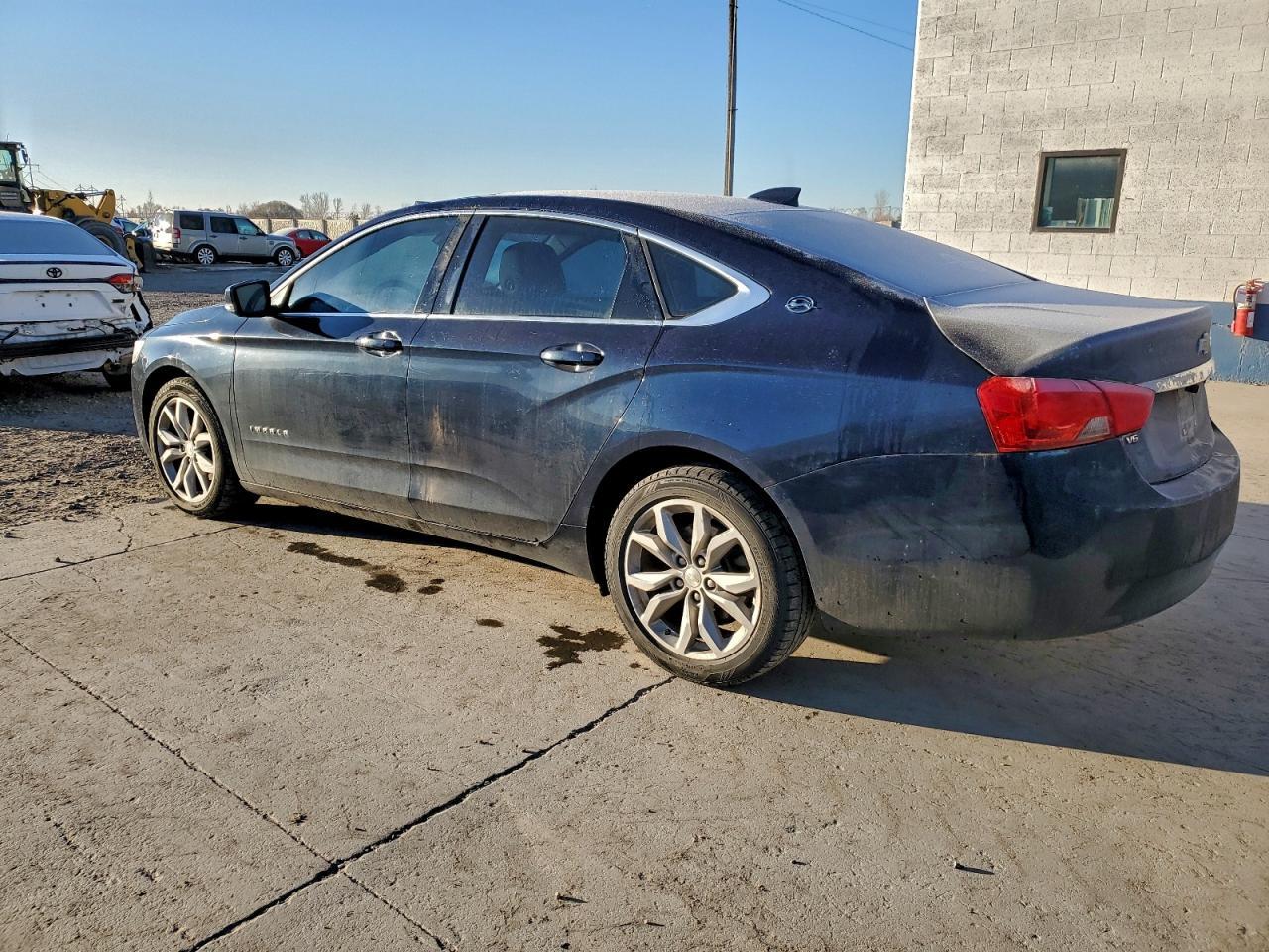 2017 Chevrolet Impala Lt - Image 2