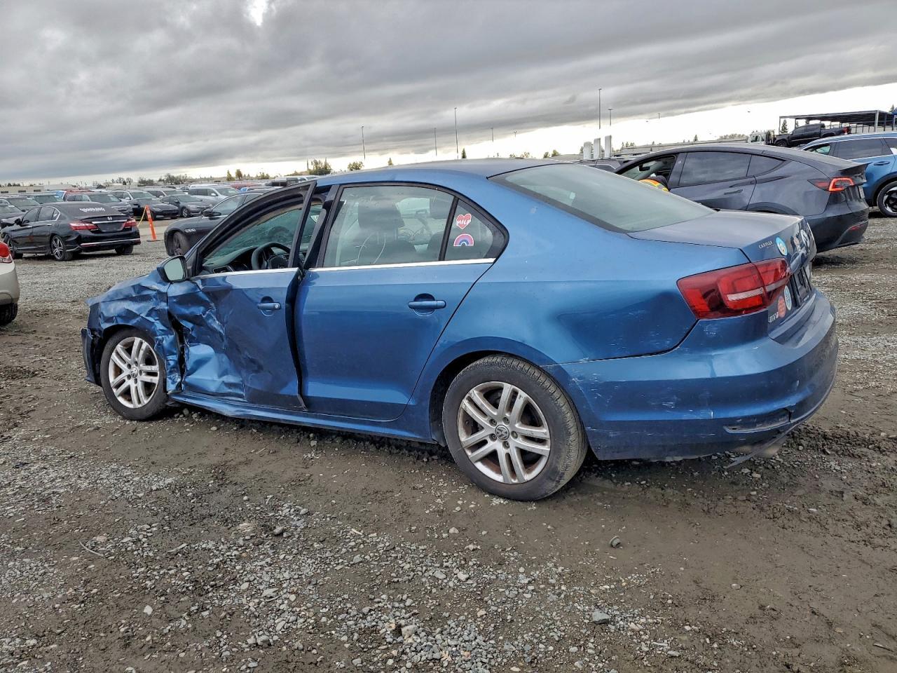 2017 Volkswagen Jetta S - Фото 2