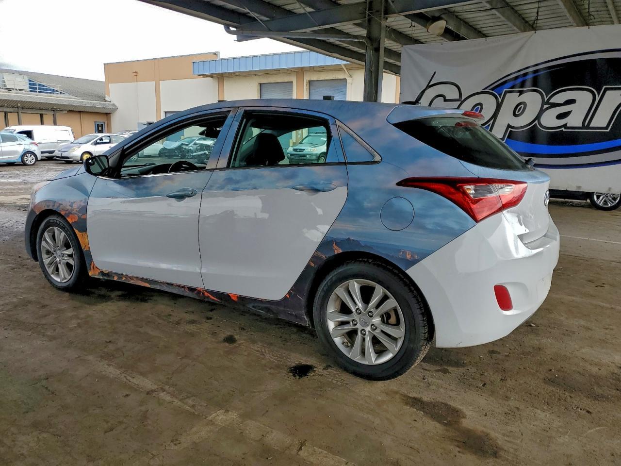 2017 Hyundai Elantra Gt - Image 2