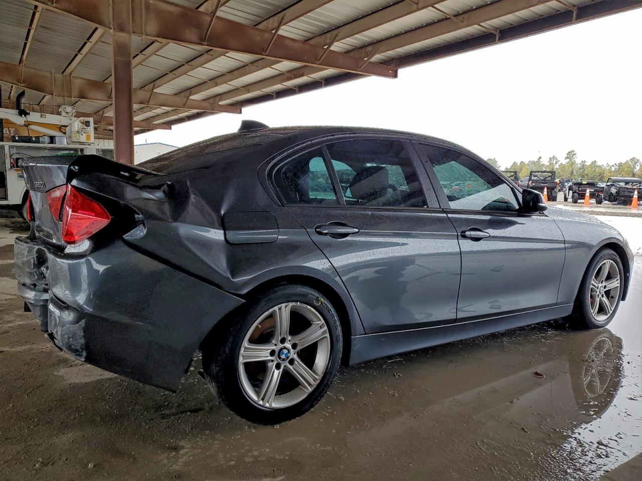 2015 BMW 320 I - Фото 3