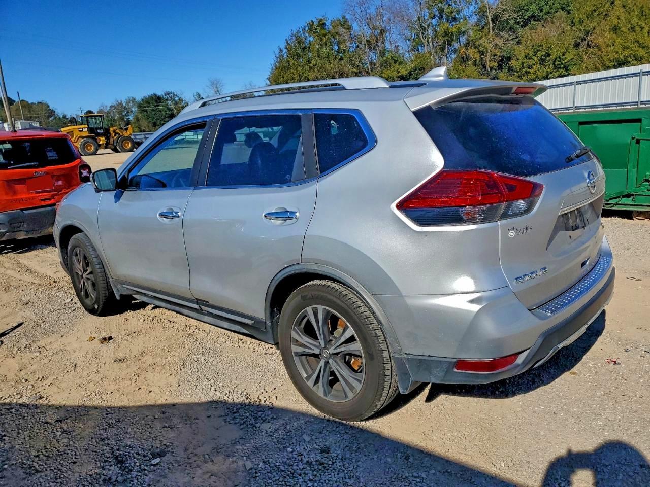 2017 Nissan Rogue - Фото 2