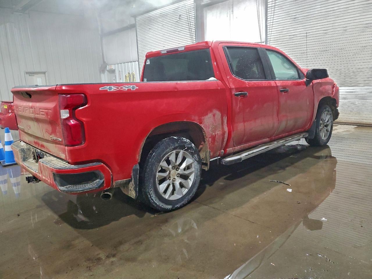 2019 Chevrolet Silverado K1500 Custom - Фото 3