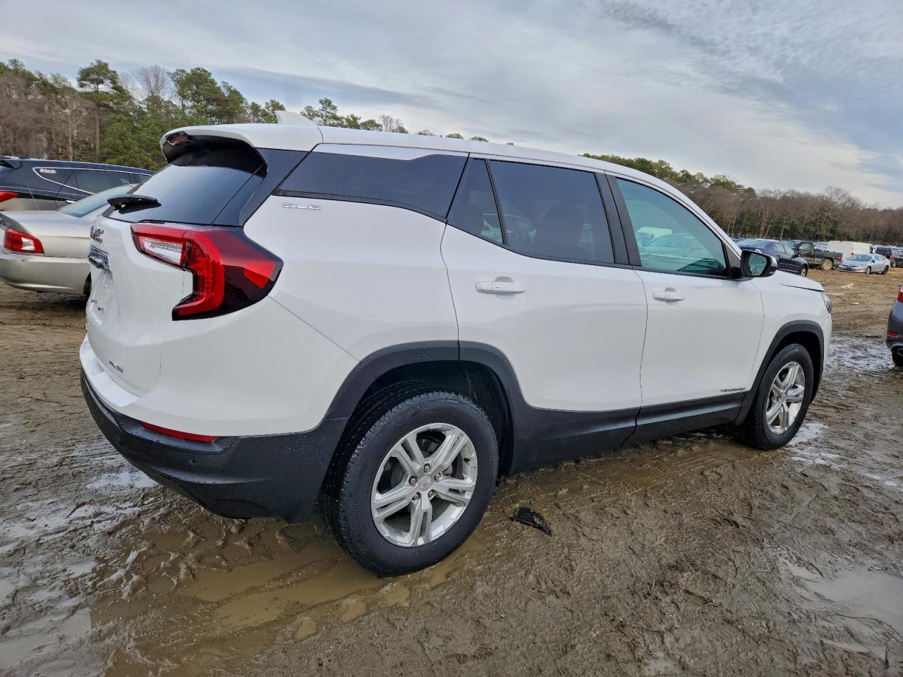 2022 GMC Terrain Sle - Image 3