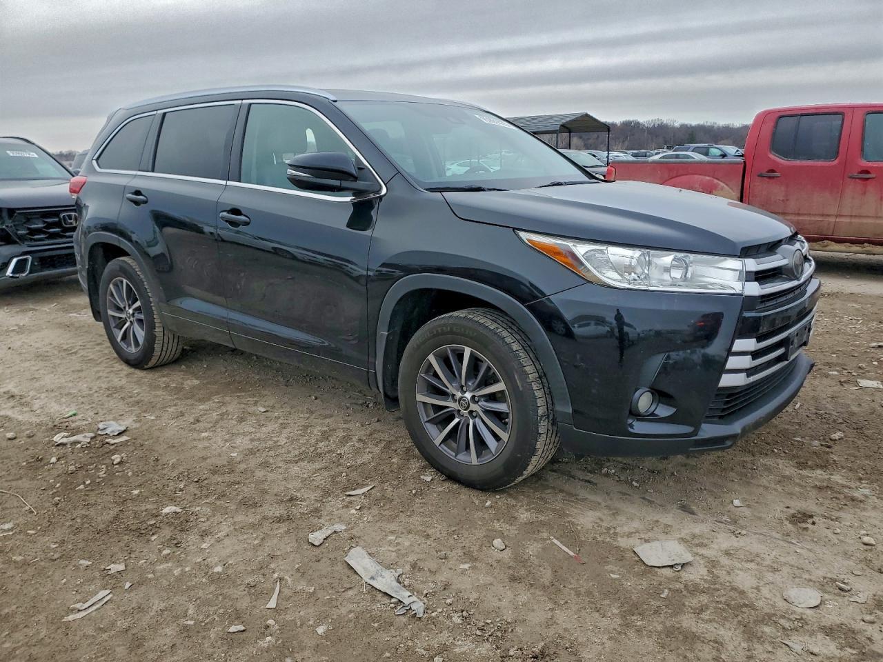 2017 Toyota Highlander Se - Image 4