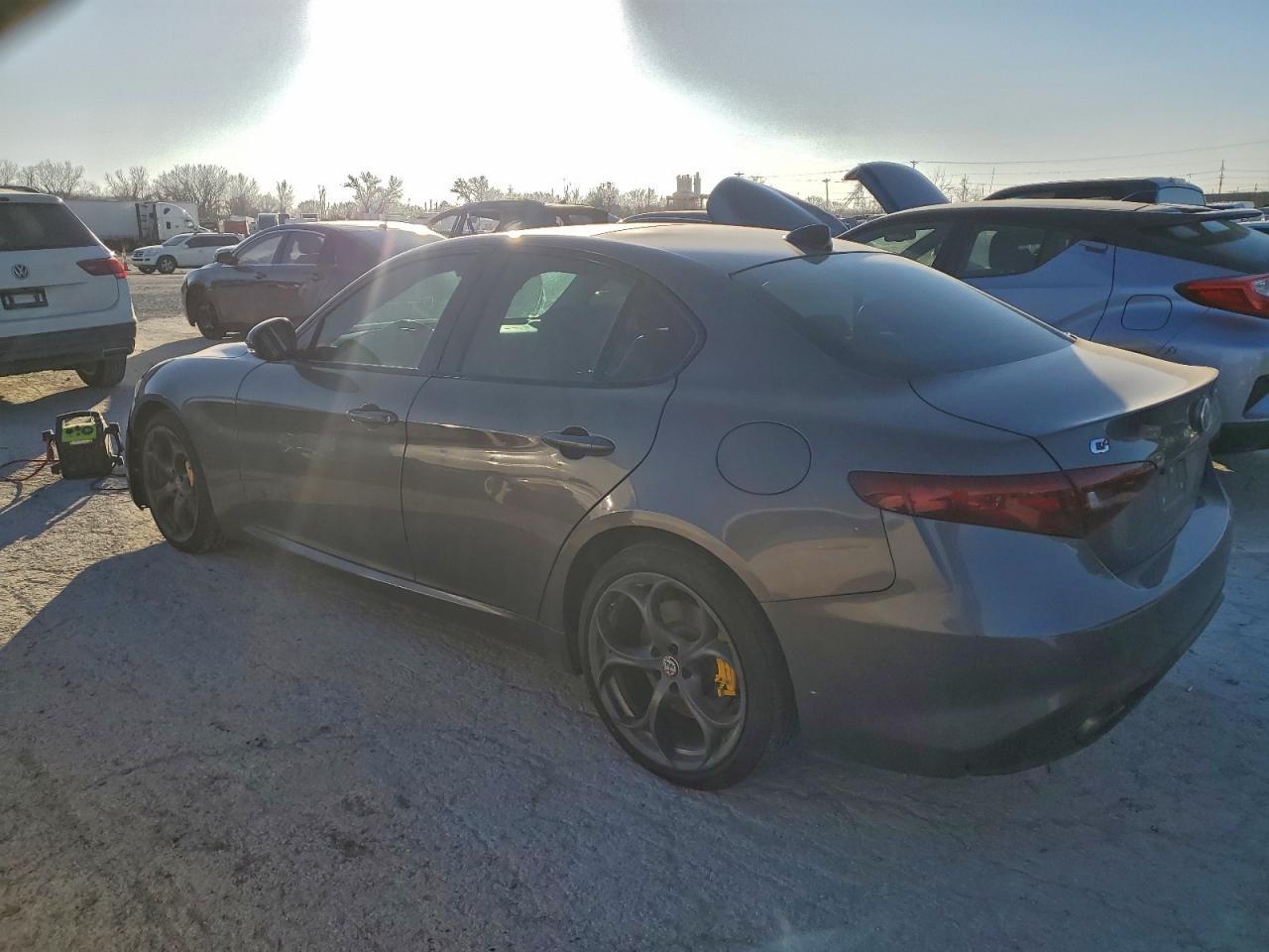 2018 Alfa Romeo Giulia Ti Q4 - Image 2