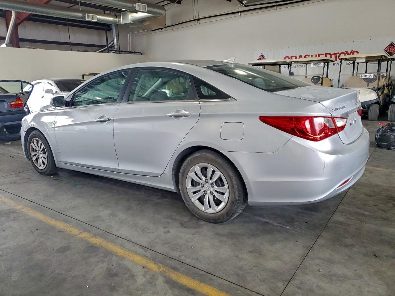 2011 Hyundai Sonata Gls - Image 2
