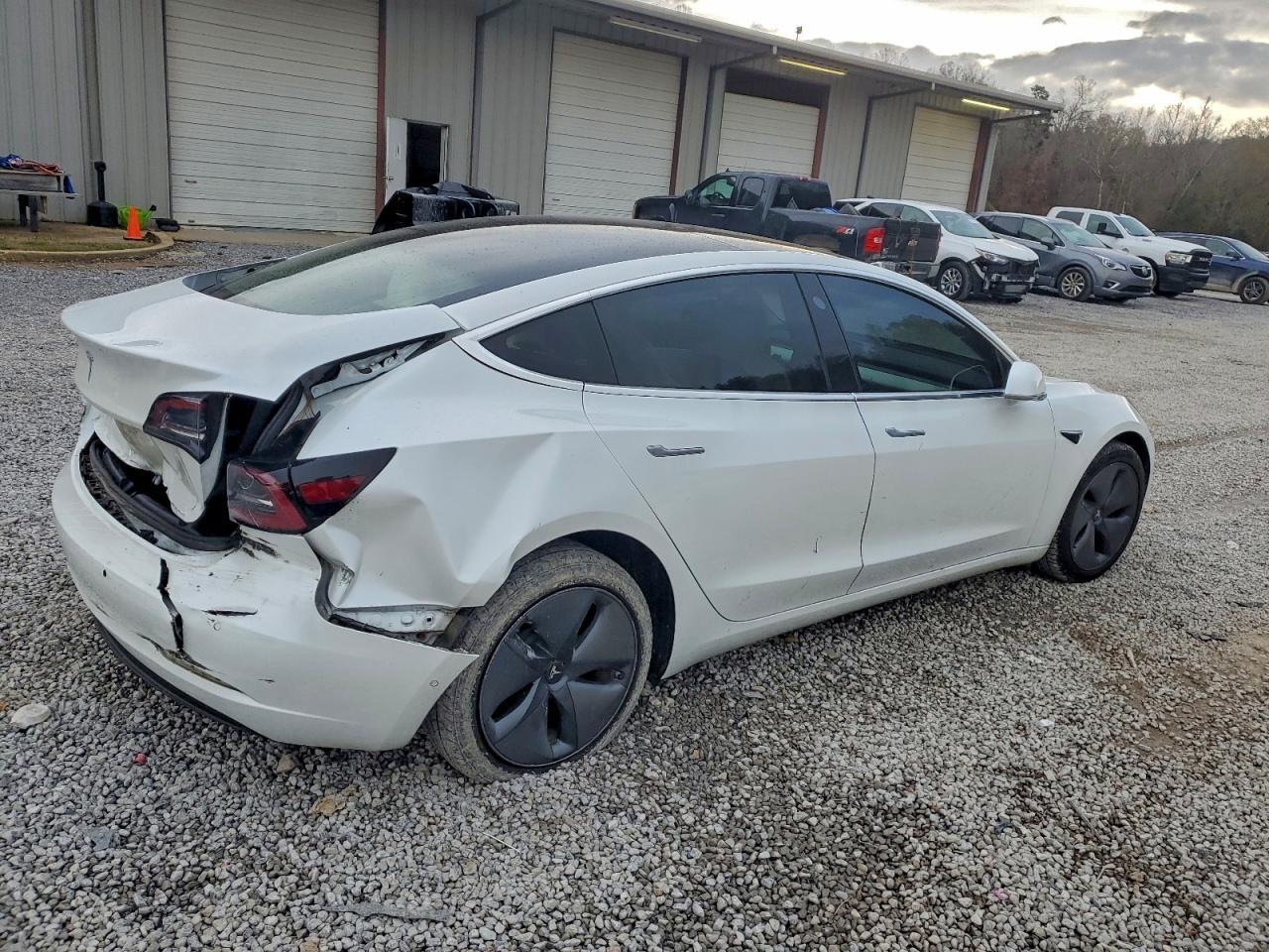 2020 Tesla Model 3 - Image 3