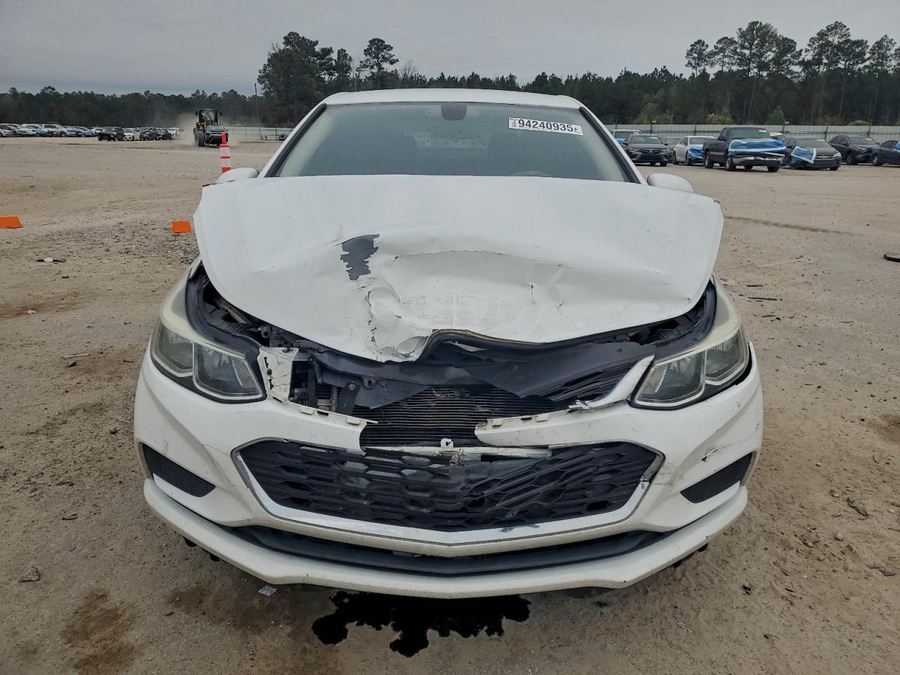 2017 Chevrolet Cruze Ls - Image 5