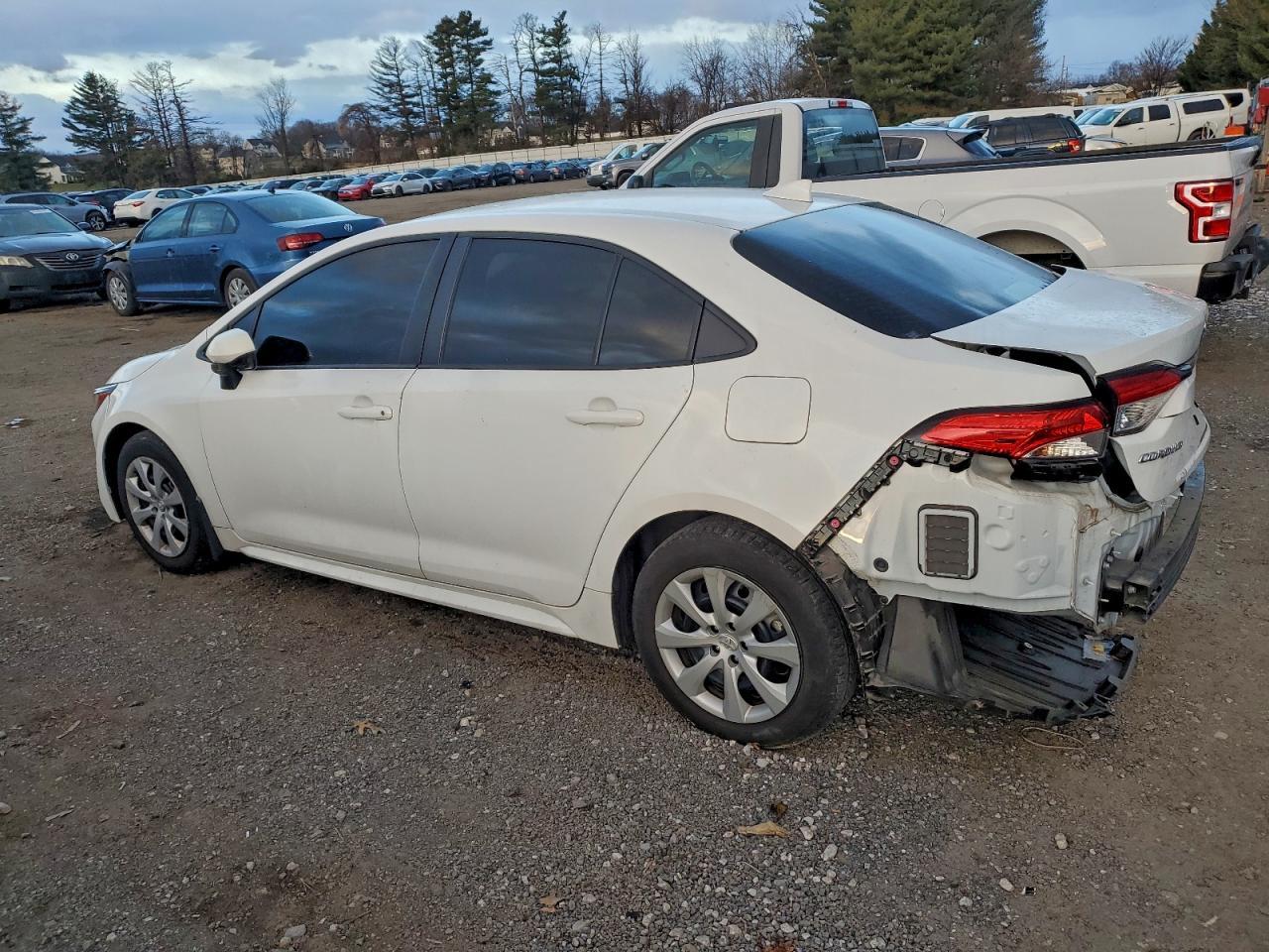 2022 Toyota Corolla Le - Image 2