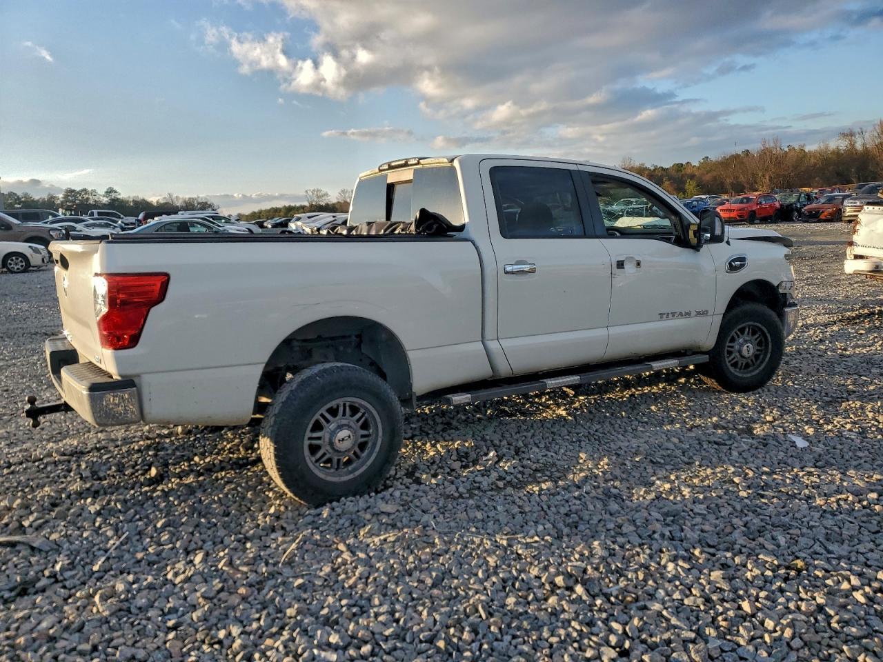 2017 Nissan Titan Xd S - Фото 3