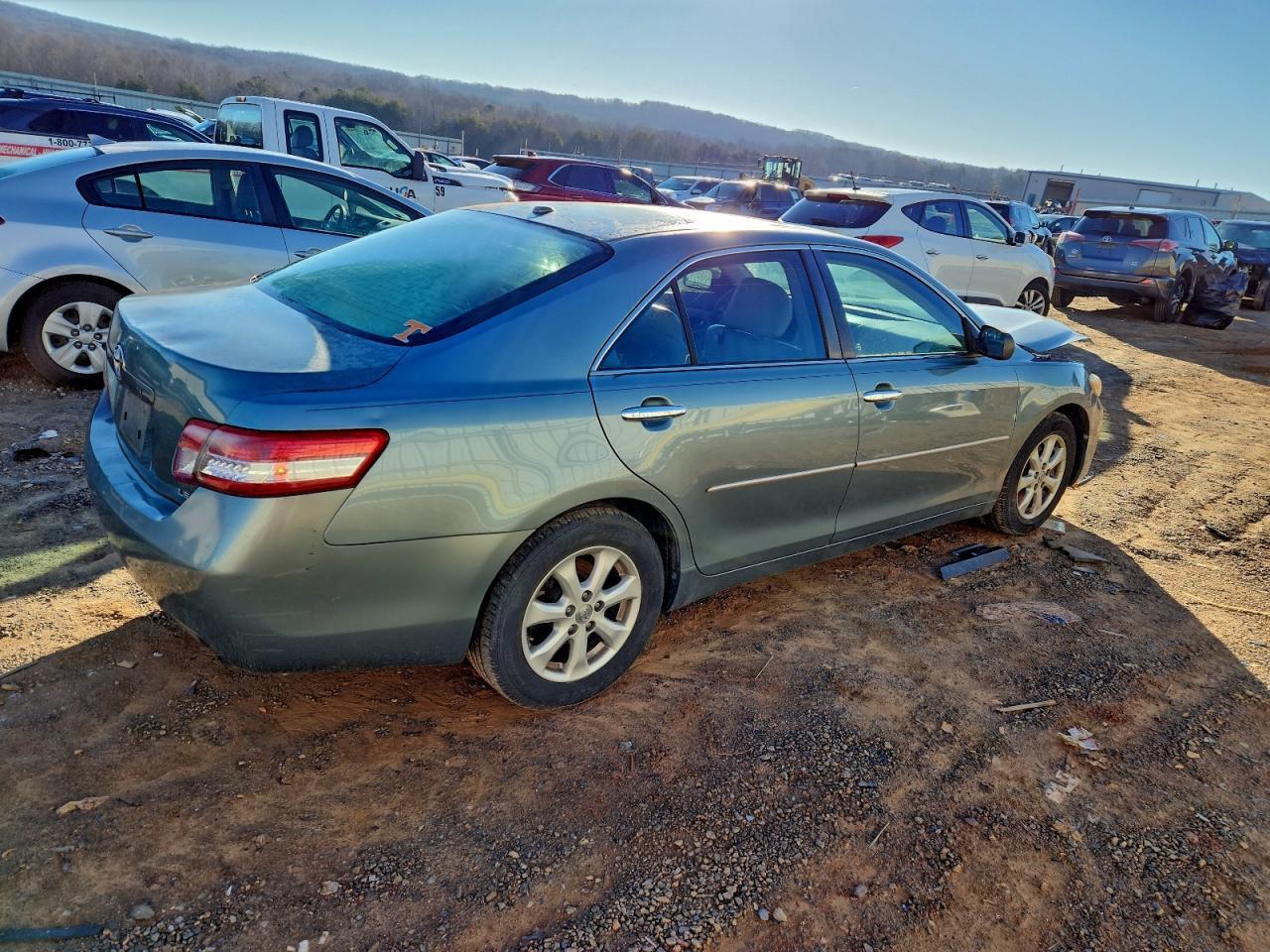 2011 Toyota Camry Le - Image 3