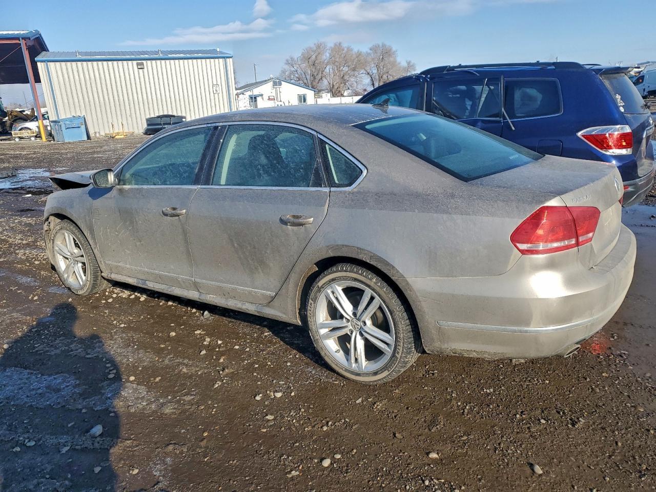 2015 Volkswagen Passat Sel - Image 2