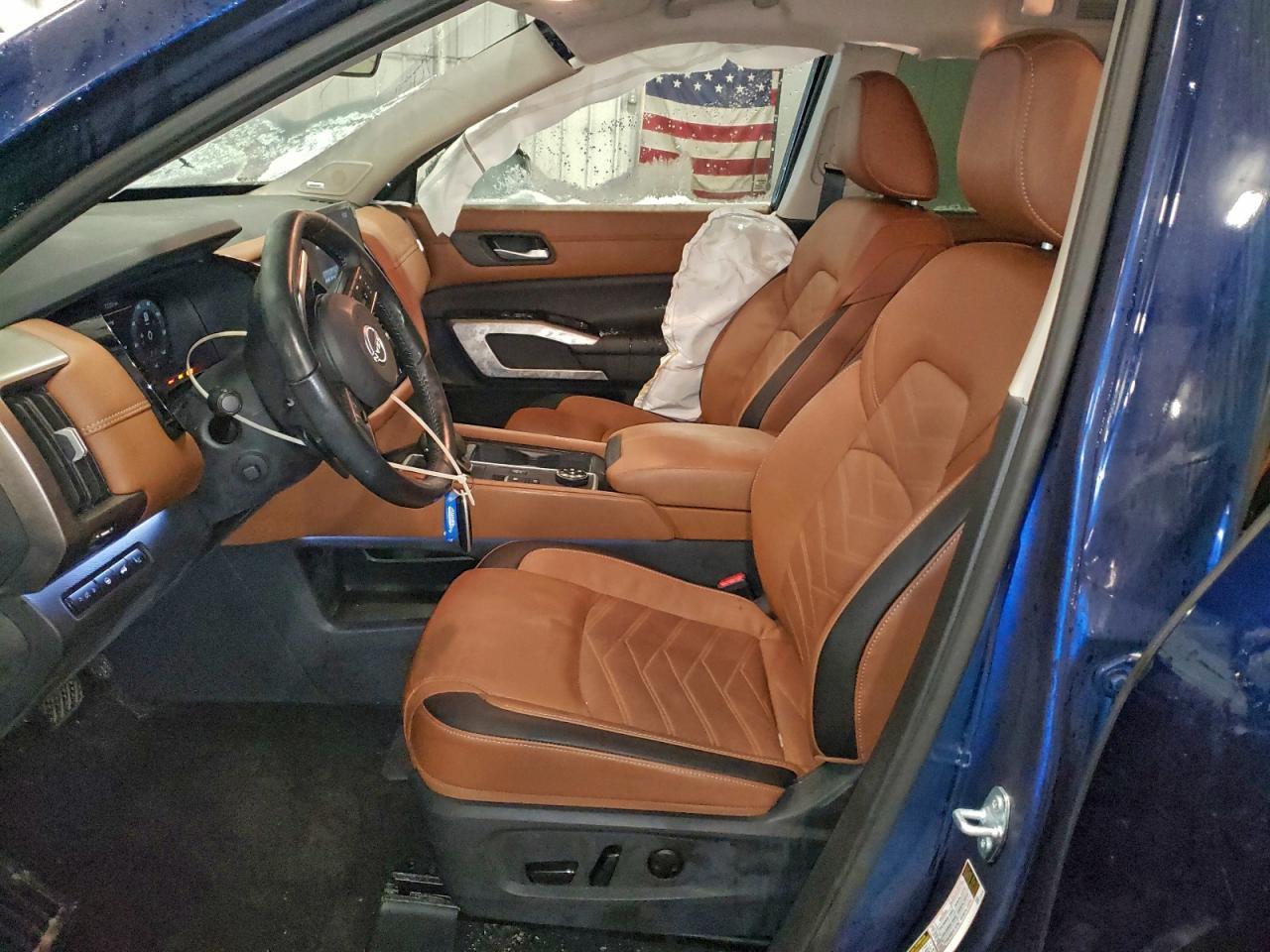 2025 Nissan Pathfinder Platinum - Фото 7