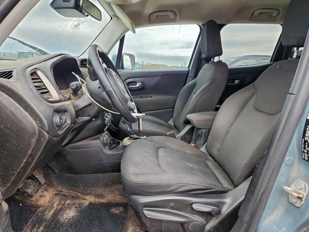 2017 Jeep Renegade Latitude - Image 7