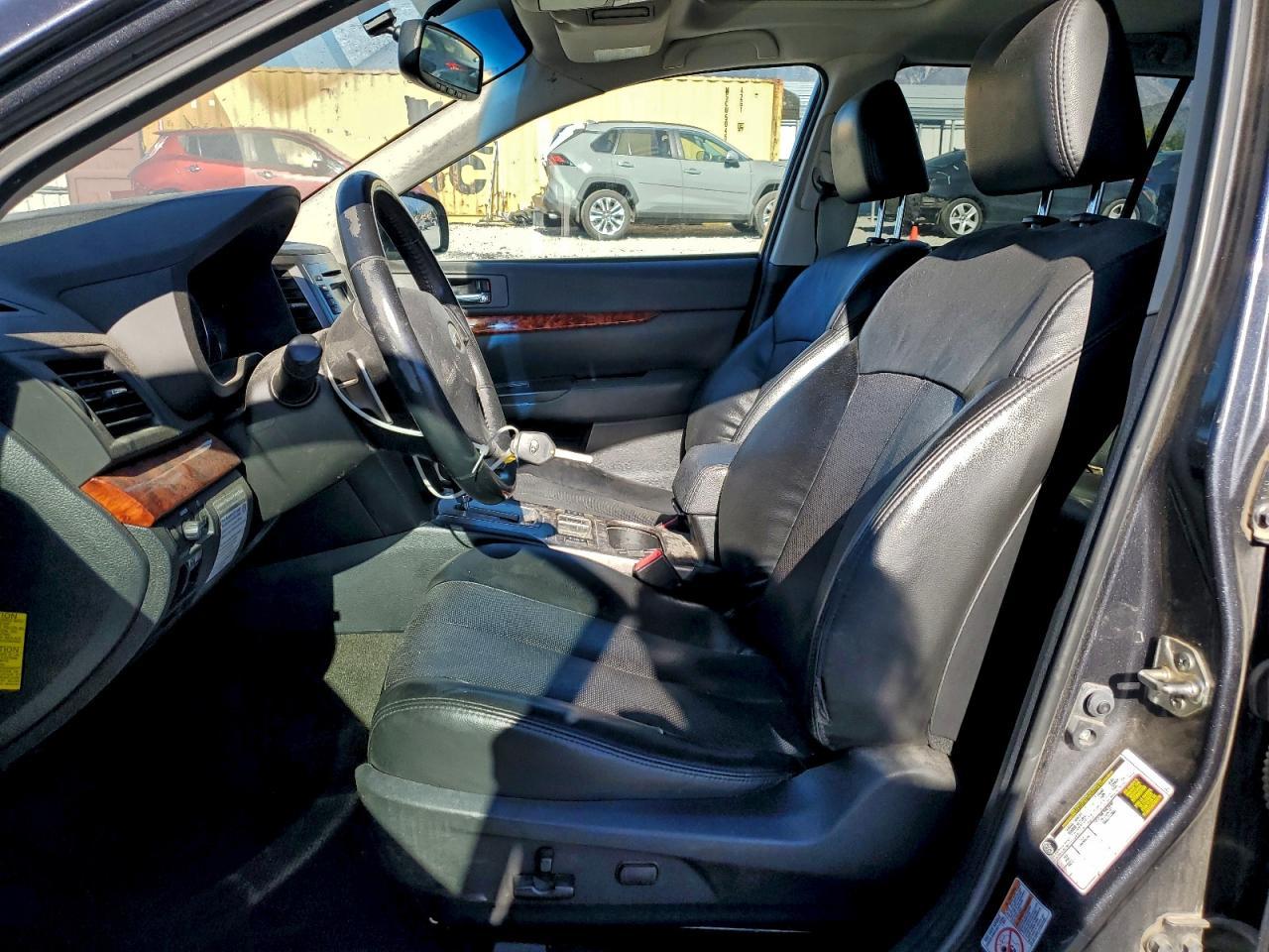 2012 Subaru Outback 3.6R Limited - Image 7