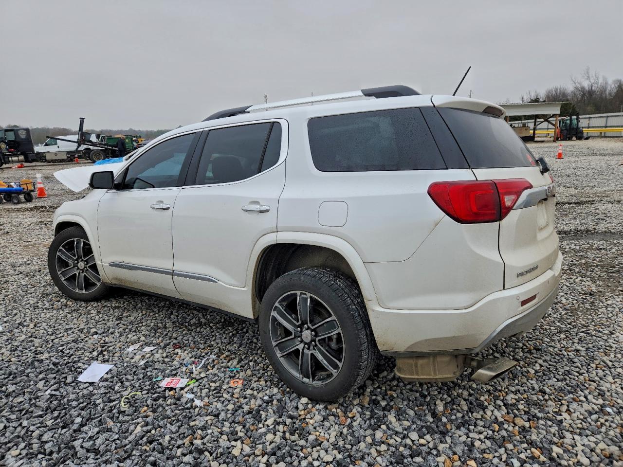 2017 GMC Acadia Denali - Фото 2
