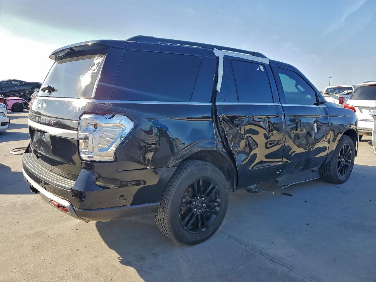 2022 Ford Expedition Xlt - Фото 3