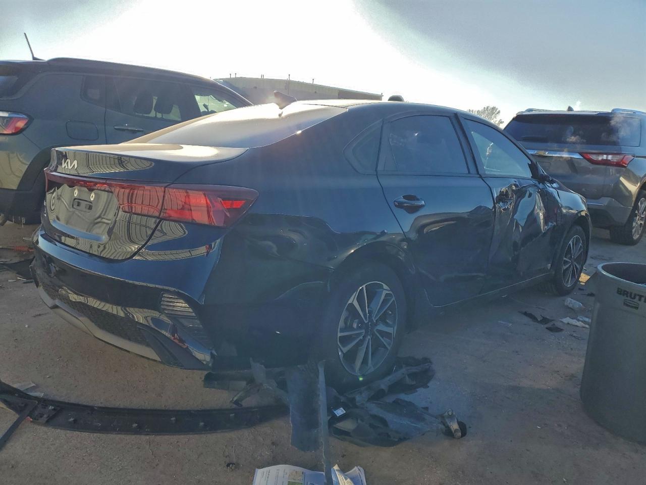 2023 Kia Forte - Фото 3