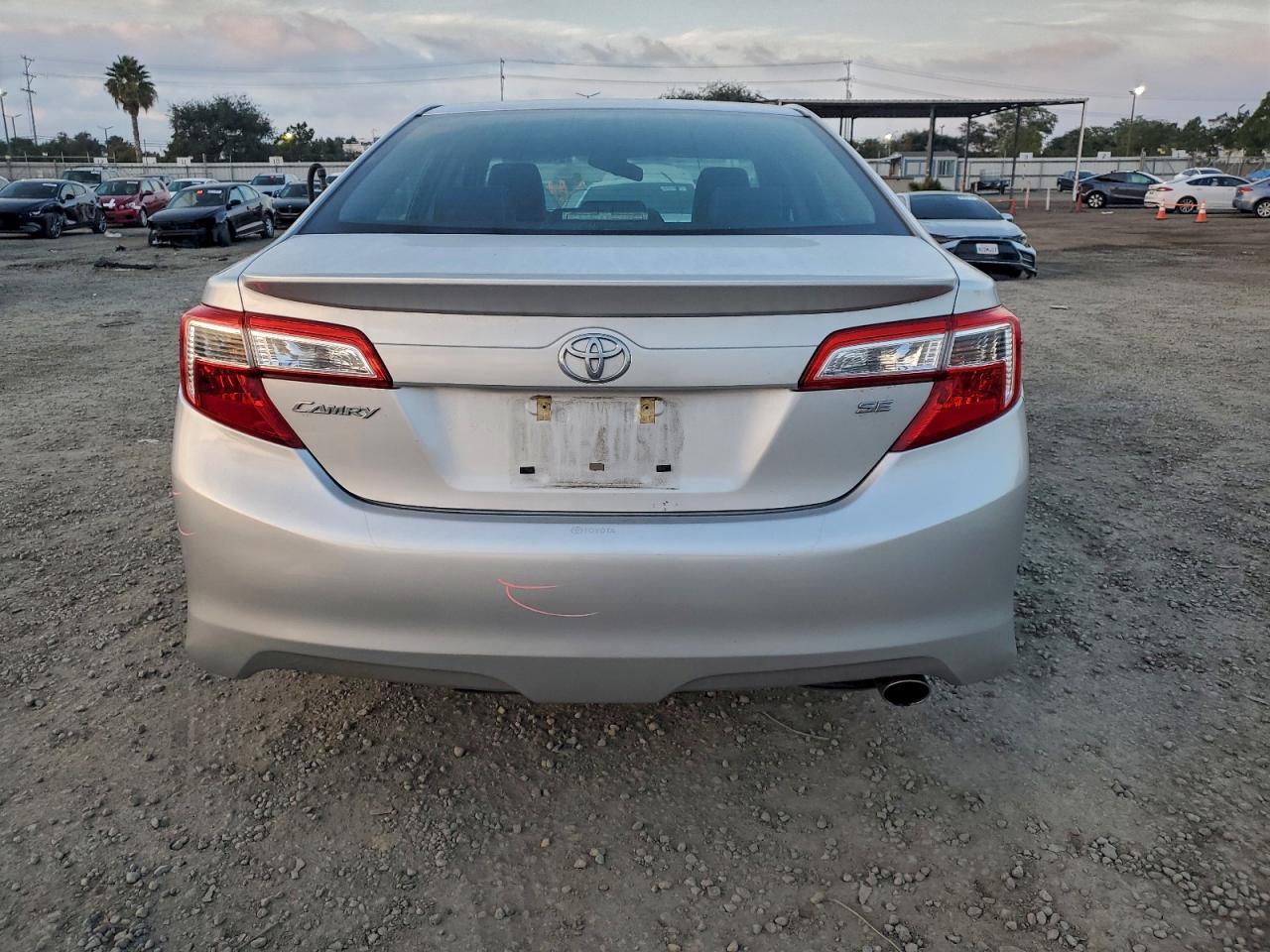 2014 Toyota Camry - Фото 6