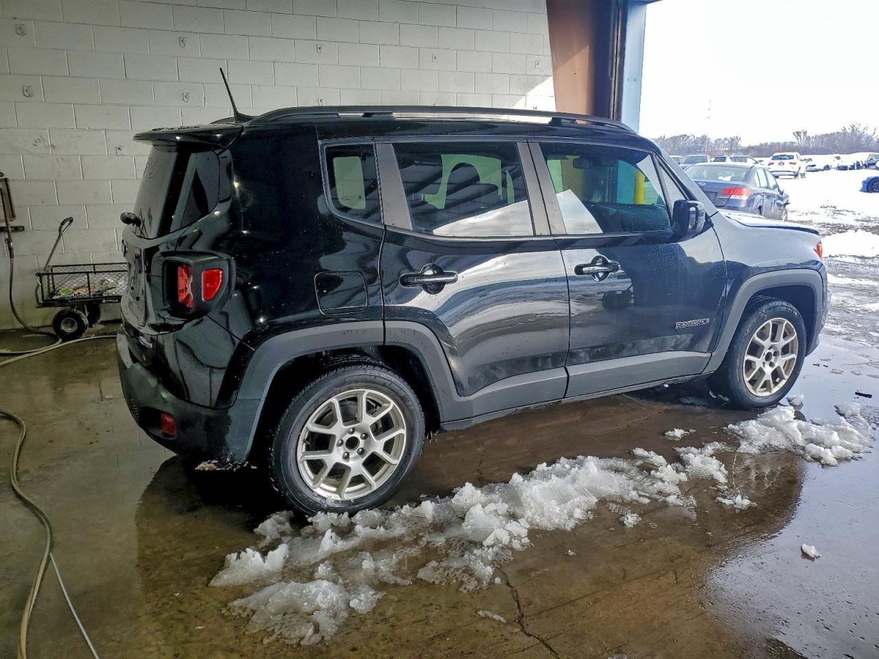 2020 Jeep Renegade Latitude - Фото 3