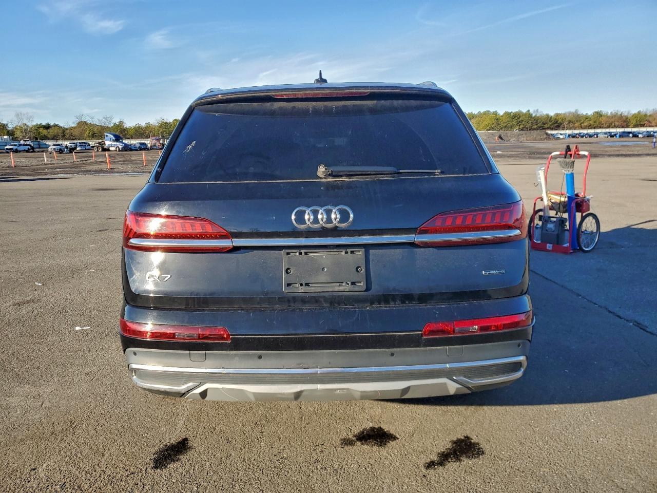 2021 Audi Q7 Premium Plus - Image 6