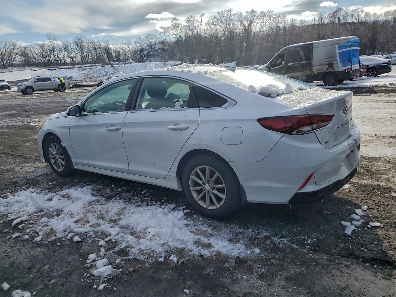 2018 Hyundai Sonata Se - Image 2
