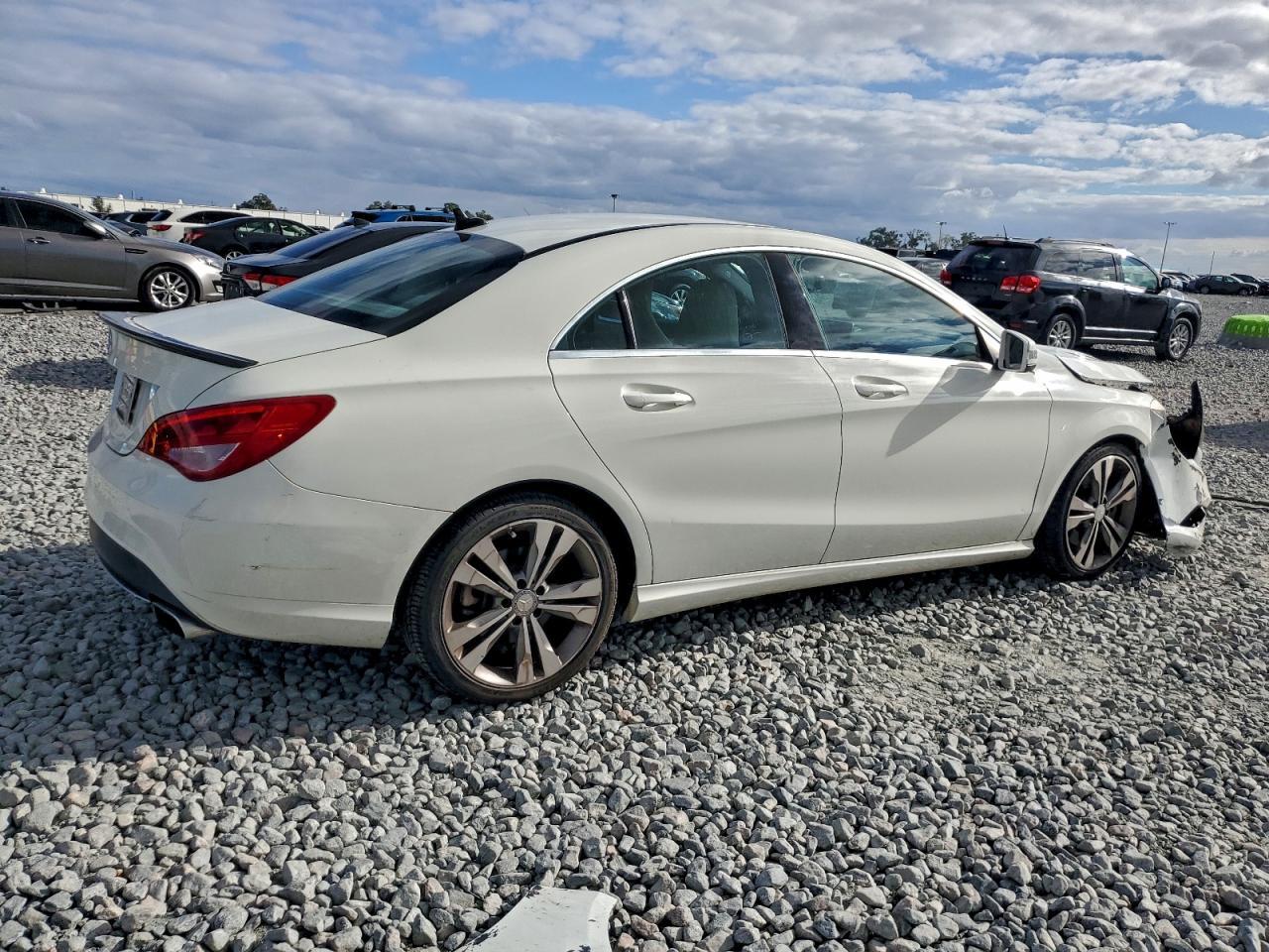 2015 Mercedes-Benz Cla 250 - Фото 3