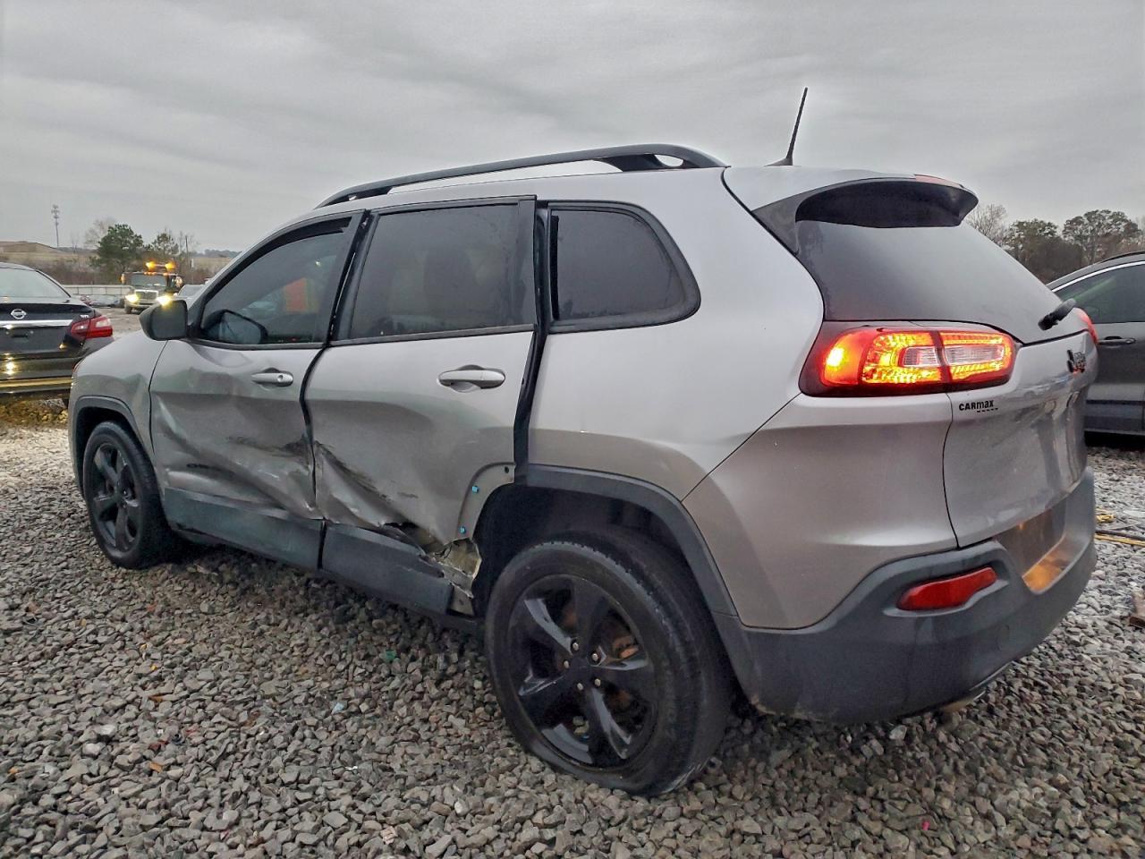 2018 Jeep Cherokee Latitude - Фото 2