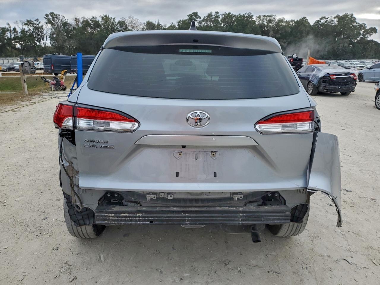 2022 Toyota Corolla Cross L - Фото 6