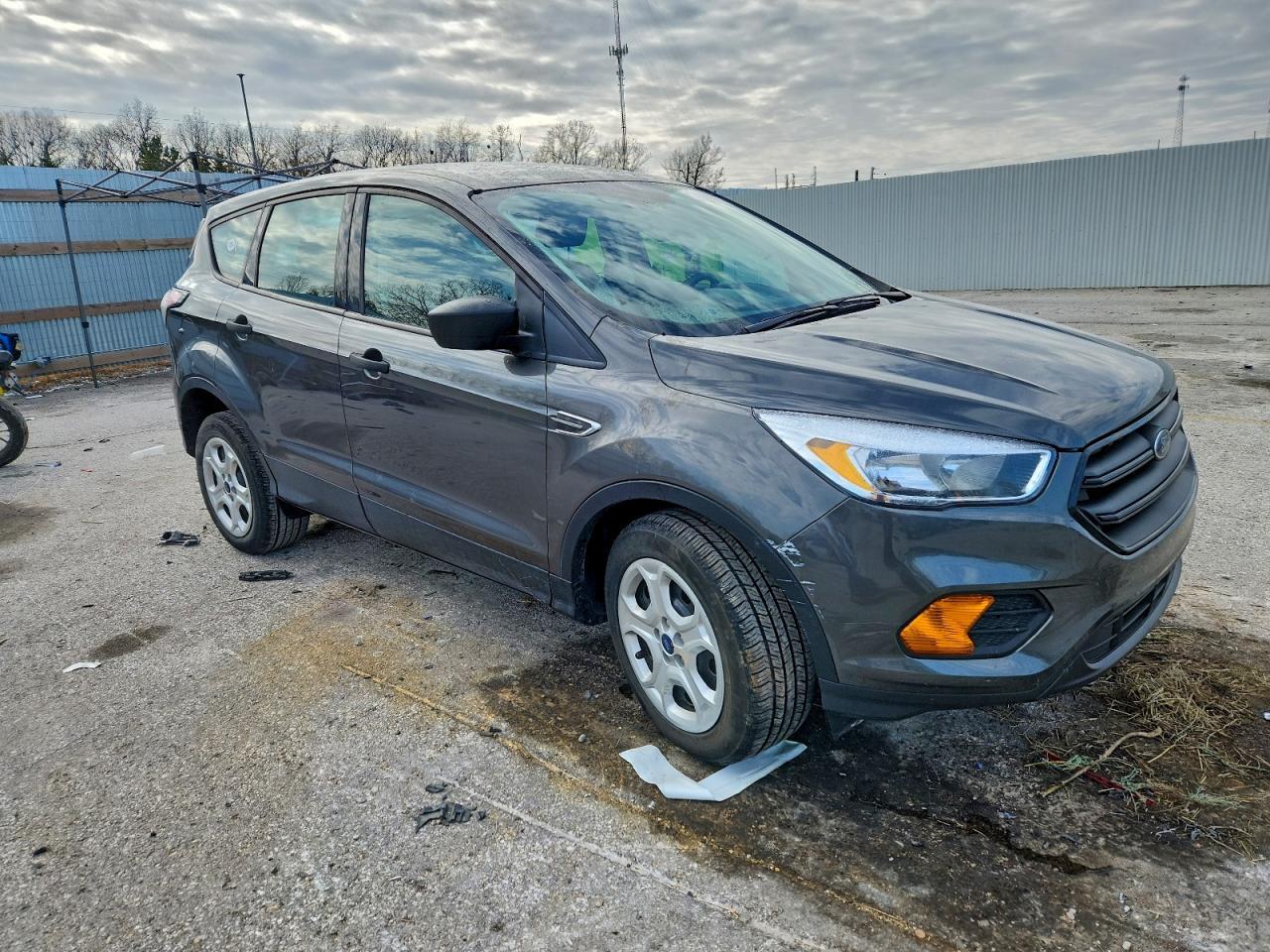 2017 Ford Escape S - Фото 4