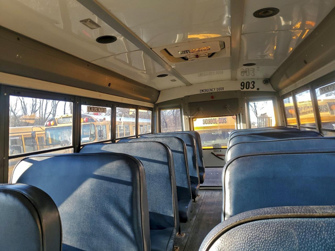 2012 Chevrolet Express School Bus - Фото 6
