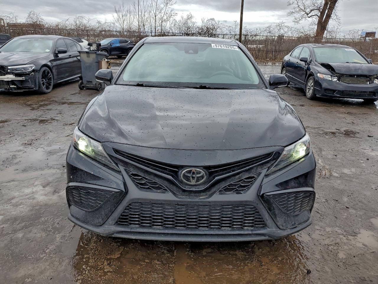 2022 Toyota Camry Se - Фото 5
