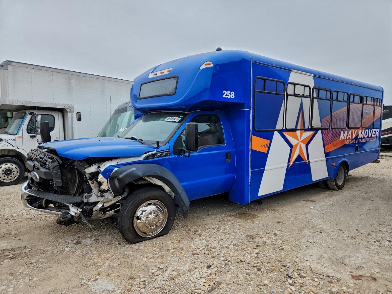 2016 Ford F550 Super Duty Shuttle Bus - Image 2