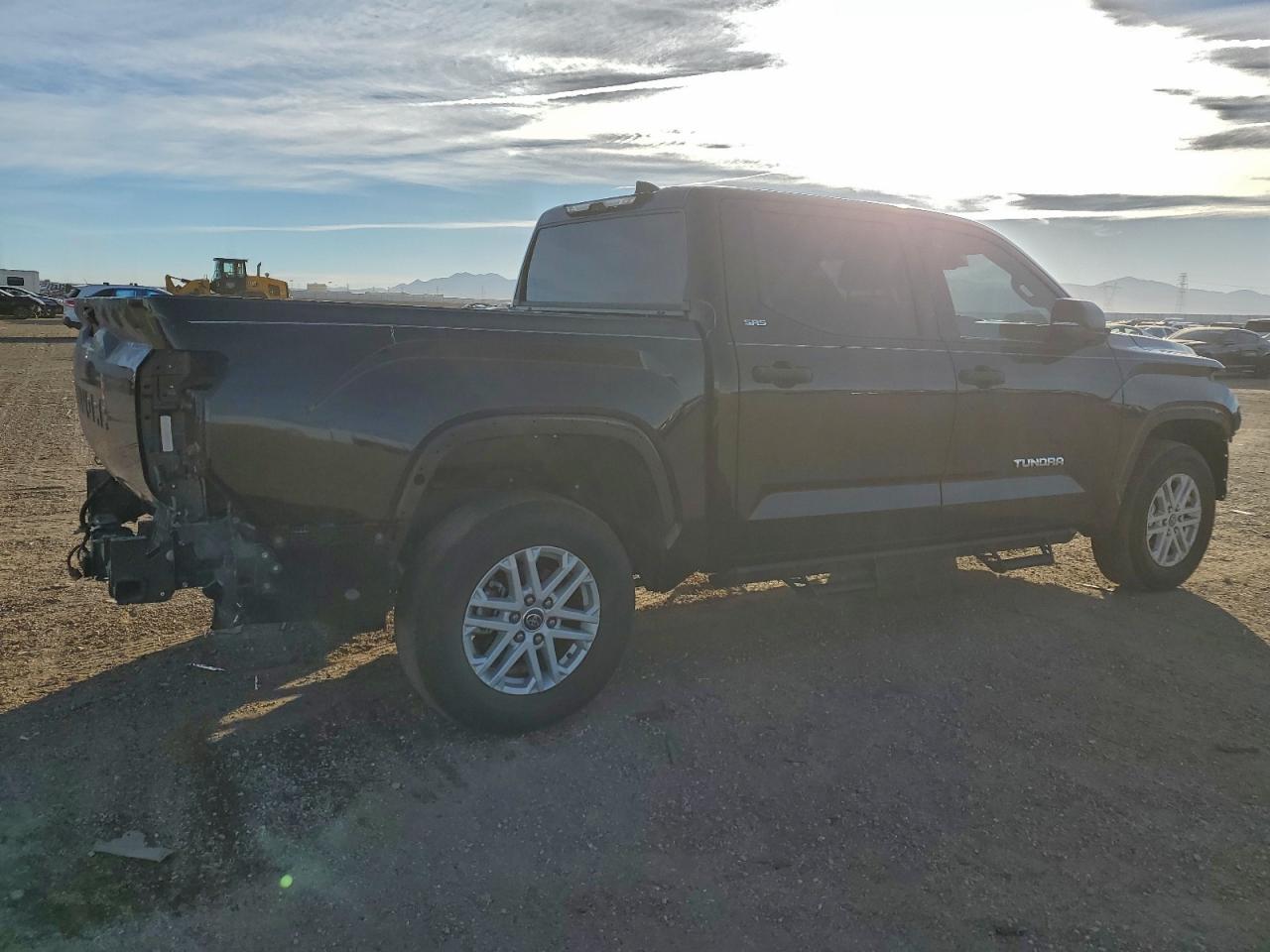 2023 Toyota Tundra Crewmax Sr - Image 3