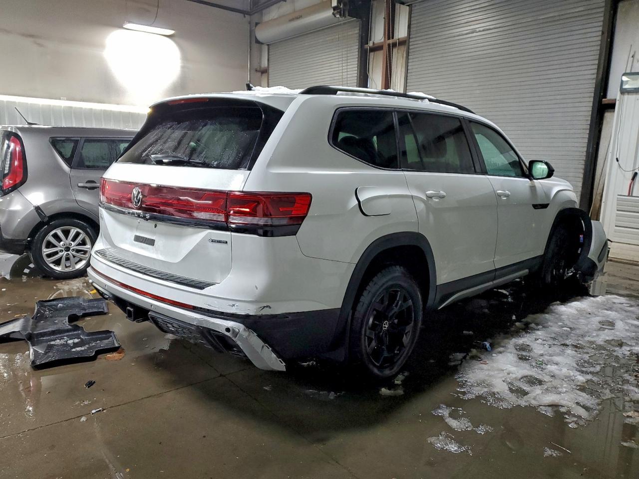 2024 Volkswagen Atlas Peak Edition Se - Фото 3