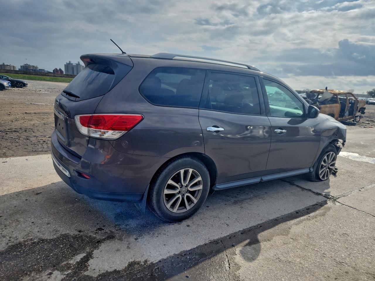 2016 Nissan Pathfinder S - Фото 3