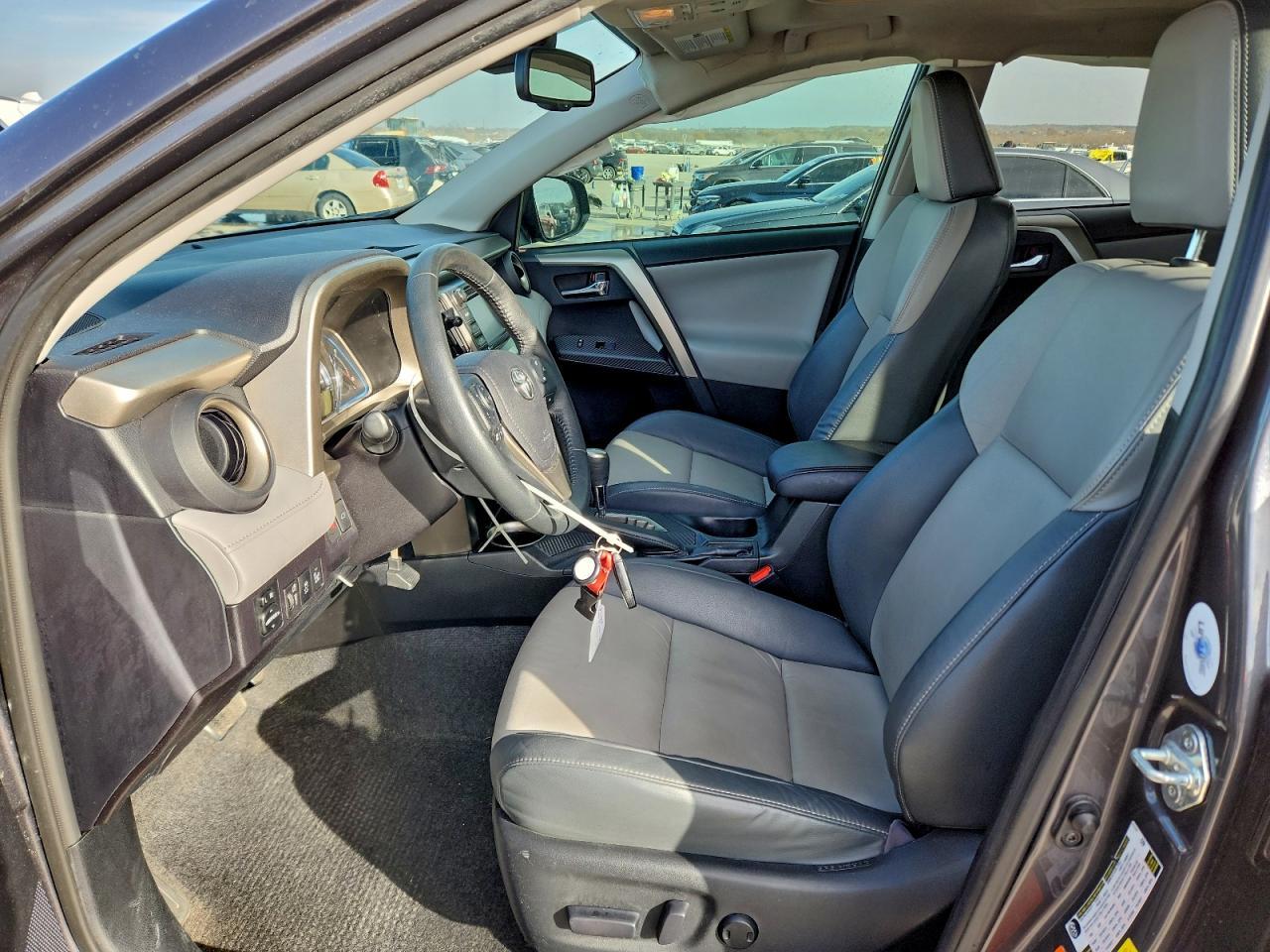 2015 Toyota Rav4 Limited - Image 7