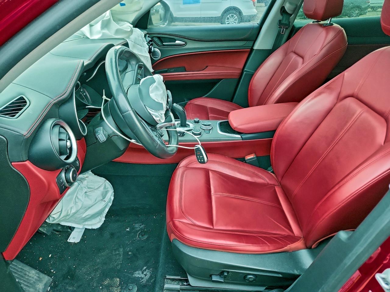 2021 Alfa Romeo Stelvio Ti - Image 7
