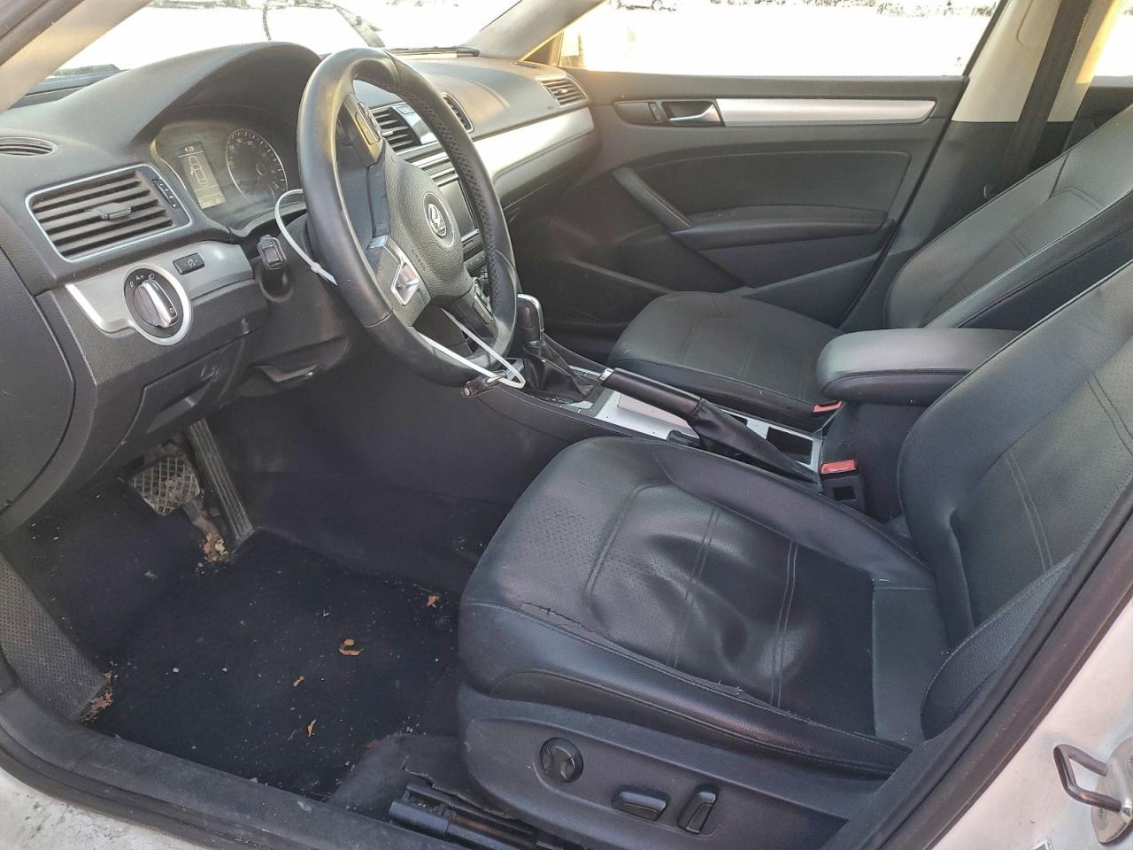 2012 Volkswagen Passat Se - Image 7