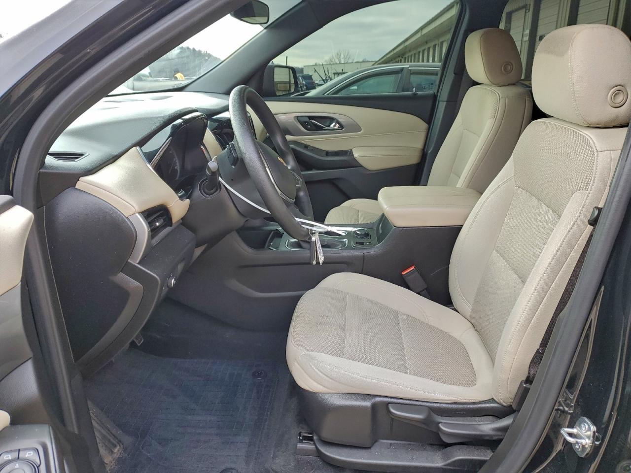 2022 Chevrolet Traverse Ls - Фото 7