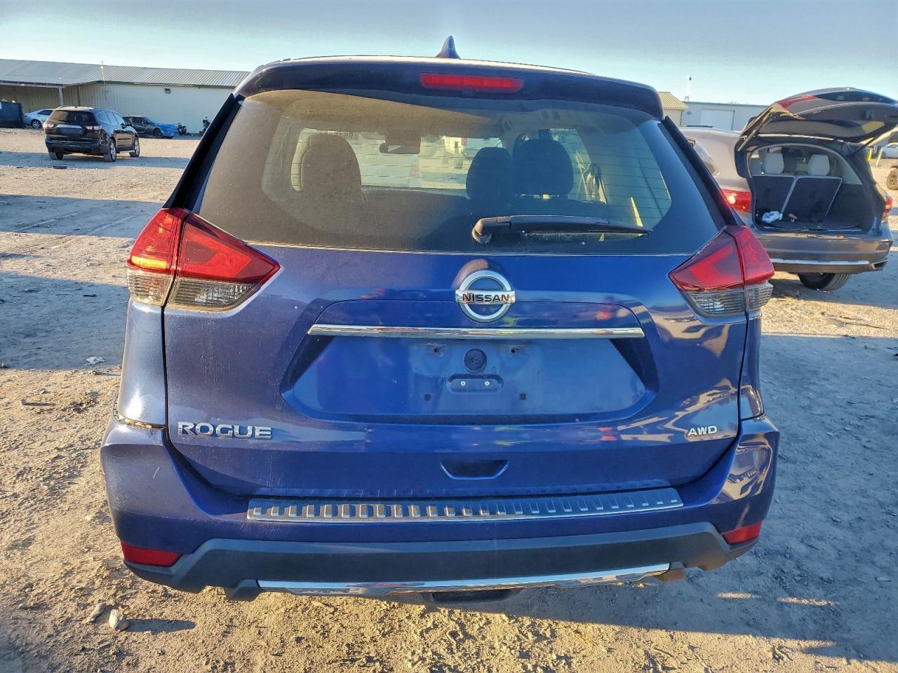 2017 Nissan Rogue - Image 6