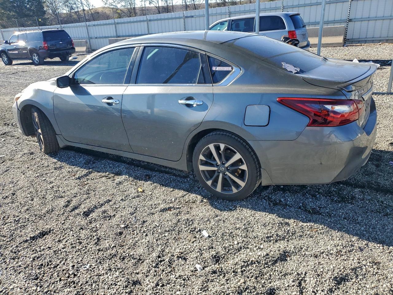 2017 Nissan Altima 2.5 Sr - Фото 2