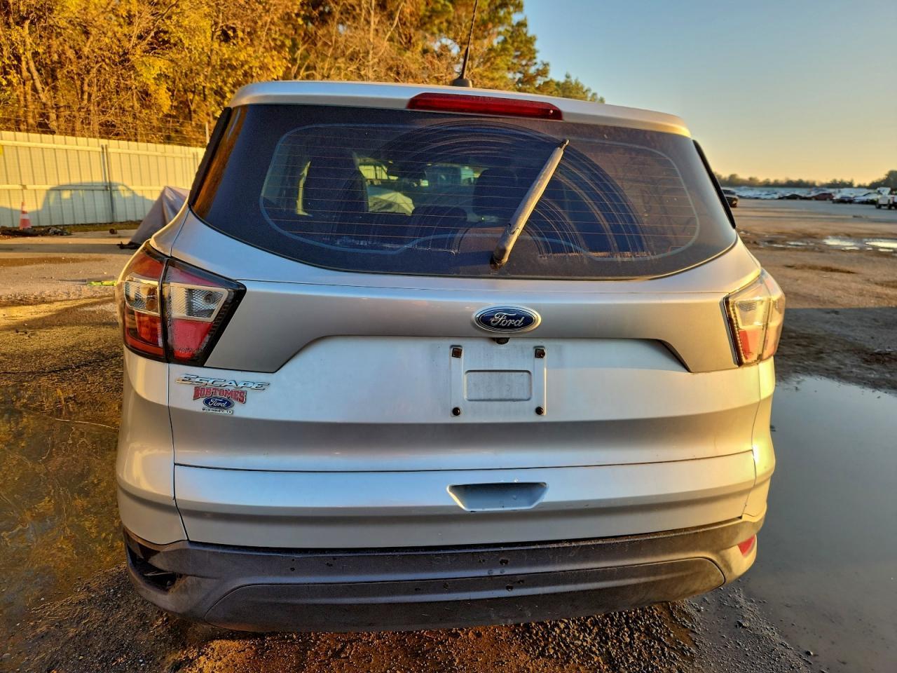 2017 Ford Escape S - Фото 6
