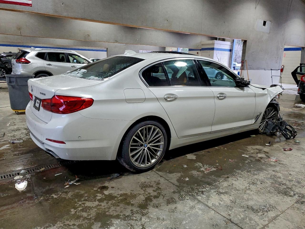 2017 BMW 540 I - Фото 3