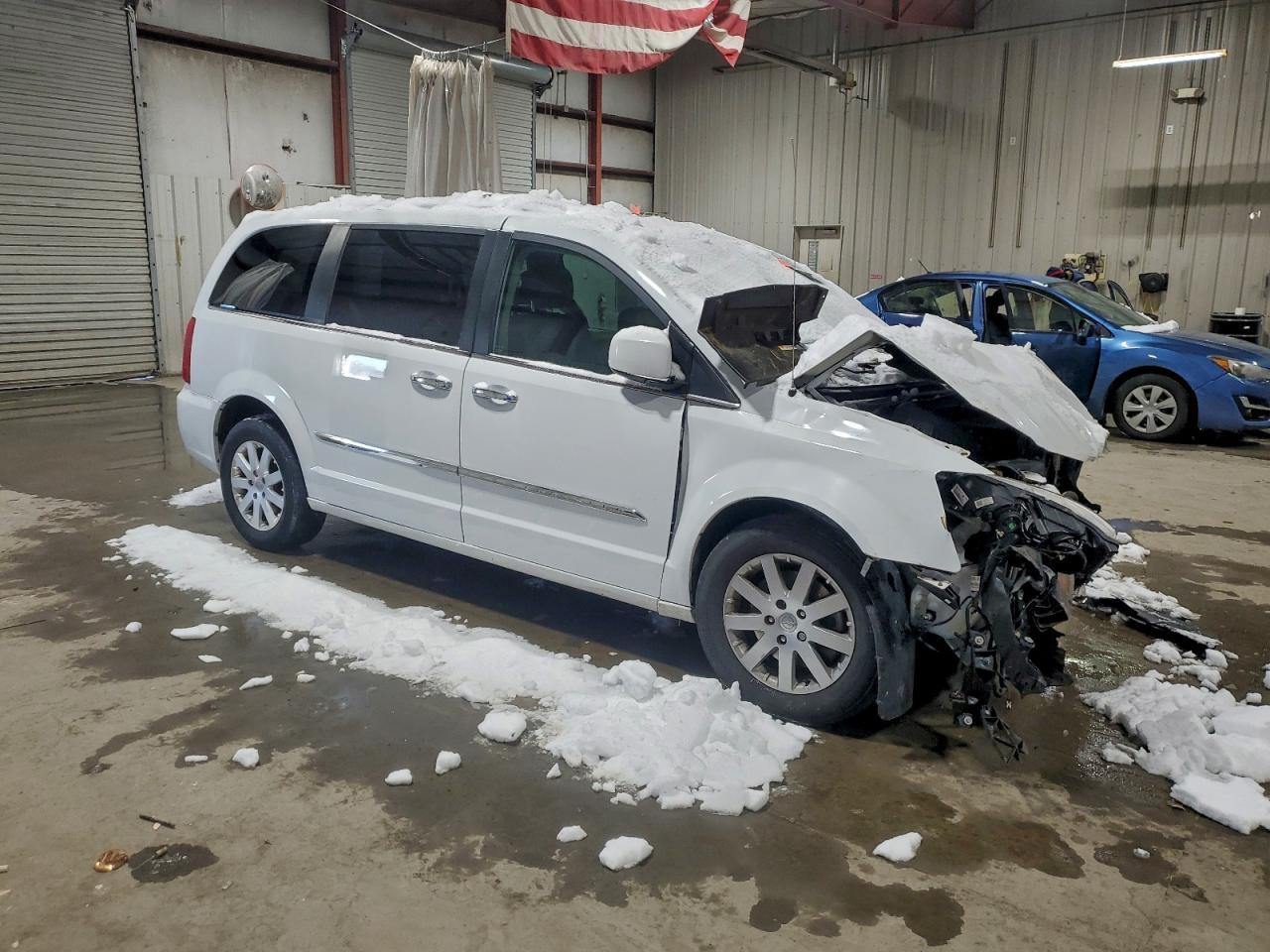 2015 Chrysler Town & Country Touring - Фото 4