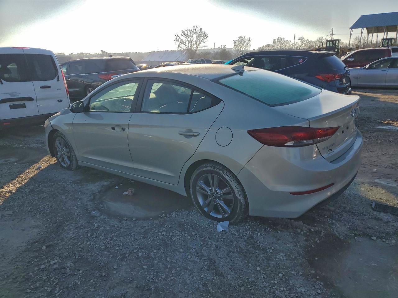 2017 Hyundai Elantra Se - Image 2