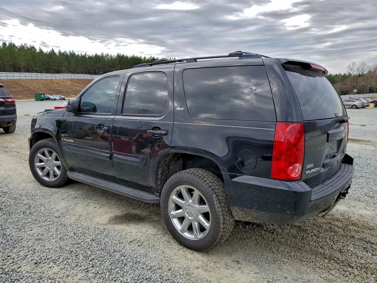 2009 GMC Yukon Slt - Image 2