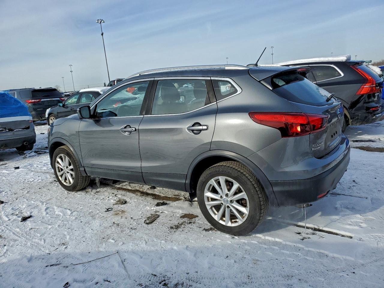 2018 Nissan Rogue Sport S - Image 2