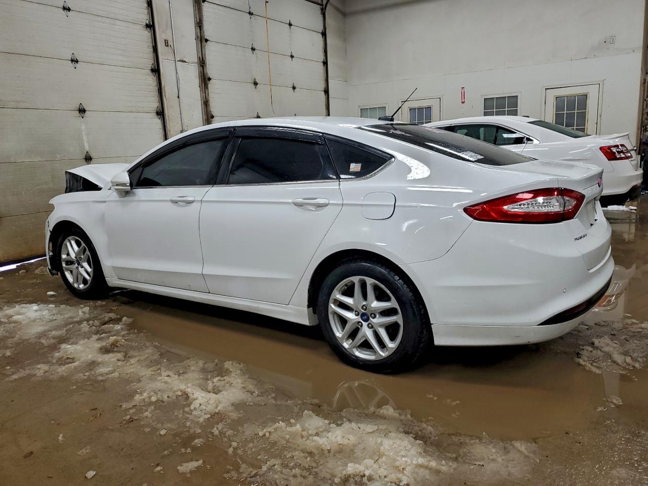 2016 Ford Fusion Se - Image 2