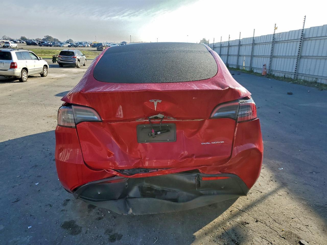 2023 Tesla Model Y - Фото 6